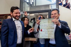 Além da entrega do prédio, Mauro também inaugurou o Espaço Memórias, voltado à realização de exposições originadas a partir dos documentos de guarda do Arquivo Público