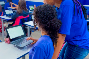 mais de 180 mil Chromebooks já foram distribuídos nas escolas de Ensino Fundamental e Ensino Médio  - Foto por: Assessoria