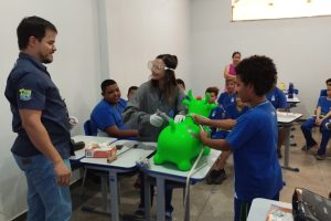 Alunos com idades entre 7 a 12 anos aprendem de forma didática as etapas de produção  - Foto por: Indea