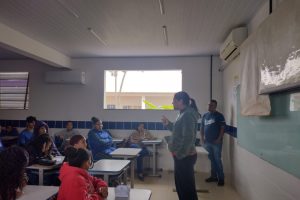 Palestra na Escola Estadual Coronel Rafael de Siqueira, em Chapada dos Guimarães  - Foto por: Assessoria