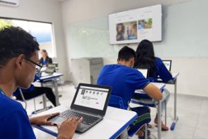 Cada inscrito receberá um kit de material de estudo com 12 livros e quatro cadernos com exercícios simulados  - Foto por: Gabriel Aguiar/Seduc-MT