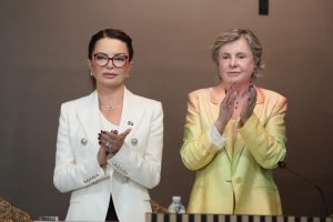 Primeira-dama Virginia Mendes participou da audiência pública a convite da senadora Margareth Buzetti                             Crédito - Jana Pessôa/Unaf