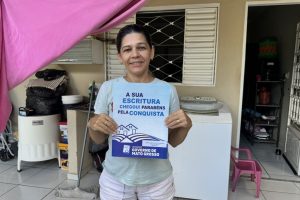 Mais de 9 mil escrituras já foram entregues em Cuiabá desde 2019 pelo Governo de MT  - Foto por: Assessoria Intermat