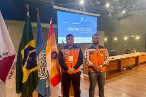 Participam do encontro o superintendente de Defesa Civil do Estado, tenente-coronel BM Luís Cláudio Pereira da Cruz, e o 3º sargento BM Jaimes Douglas Pereira de Souza, gerente de reconstrução da Defesa Civil  - Foto por: Defesa Civil-MT