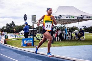 Atleta Elaine Gama, de Barra dos Garças, terceiro lugar nos 1500m adulto  - Foto por: Gustavo Alves/CBAt