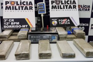 Drogas foram apreendidas em uma residência pertencente a uma facção criminosa - Foto por: PMMT